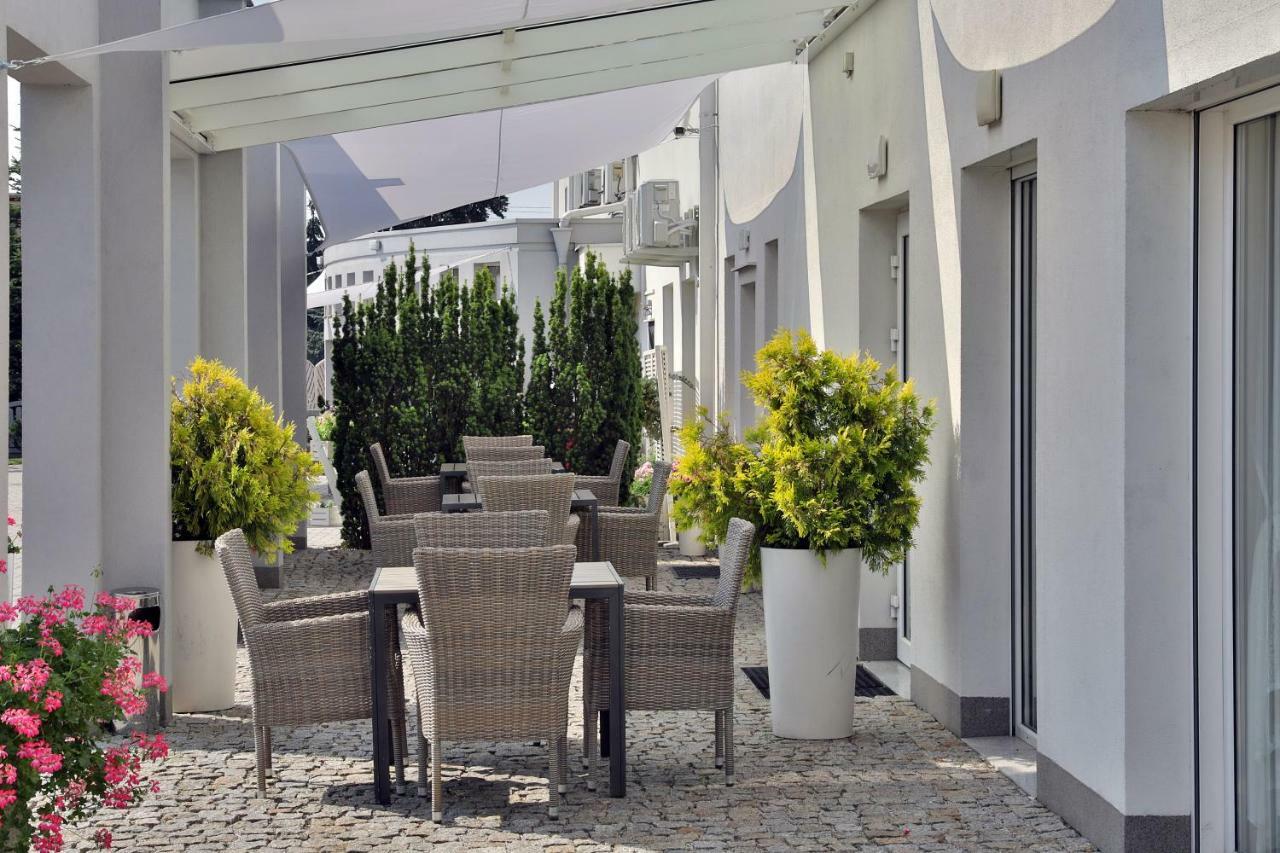 Bialy Dom Henlex Hotel Restauracja Poznań Exterior foto